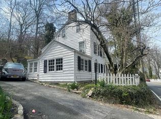 94 Main St, Roslyn, NY 11576