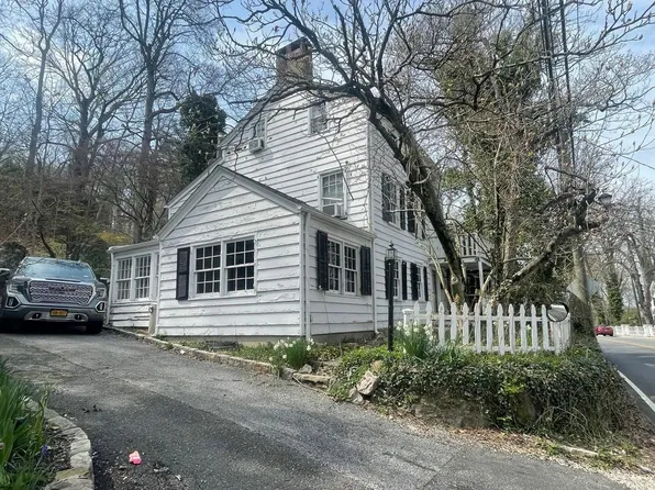 94 Main St, Roslyn, NY 11576