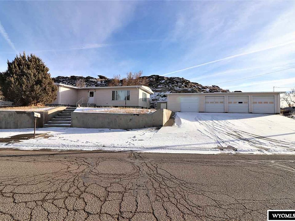 1st image of 106 Community Park Dr