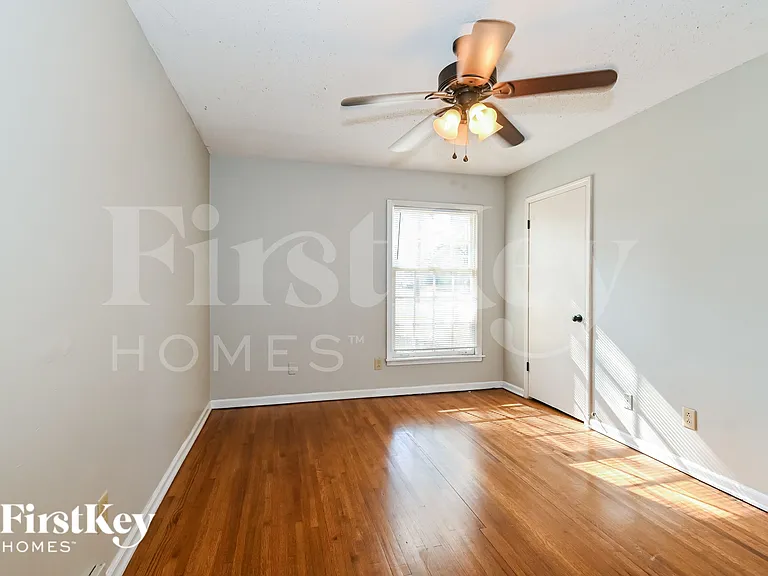 5840 Knight Arnold Rd — Photo 11