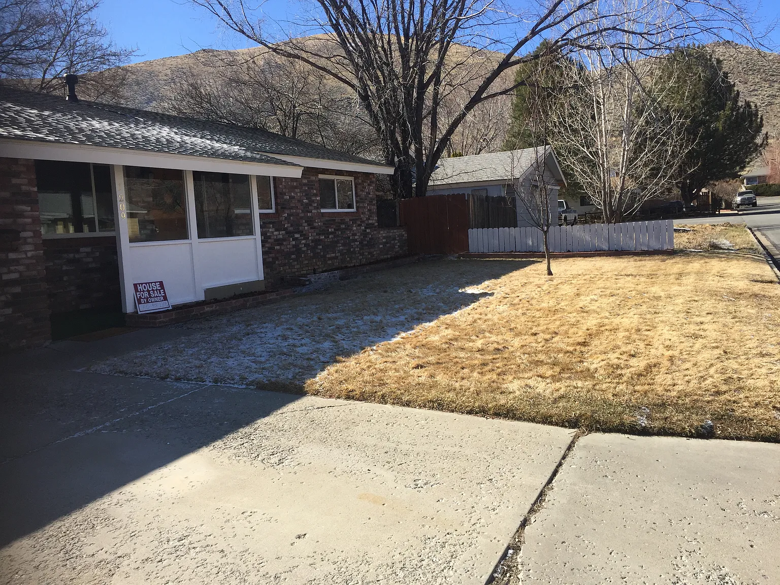 1209 W 4th St photo 1