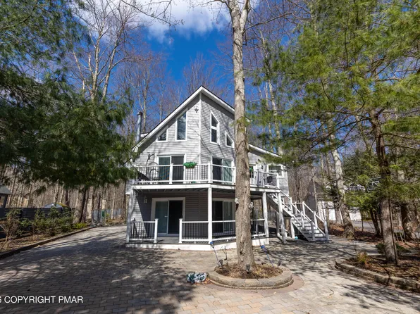 419 Quaker Ct, Pocono Lake, PA 18347
