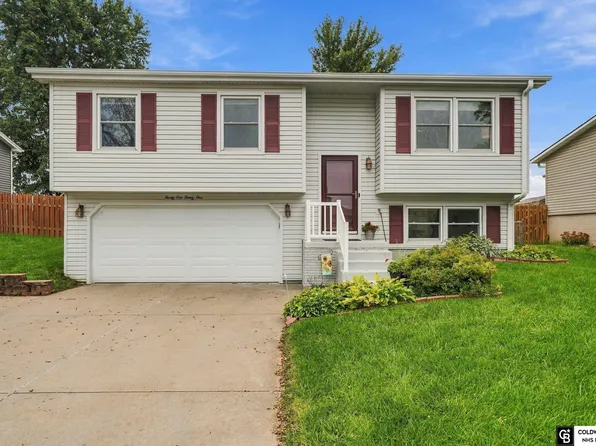 2121 W Sandpiper Ln, Lincoln, NE 68528