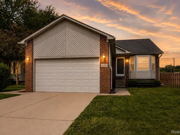 24353 Harrison St, Clinton Township, MI 48035