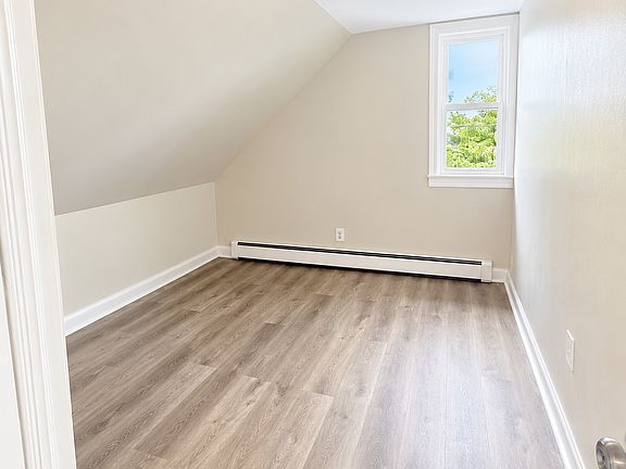 4th image of 94 S 8th St Floor 3