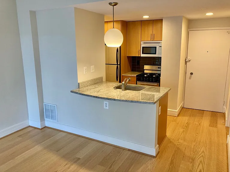 1255 New Hampshire Ave NW — Photo 93