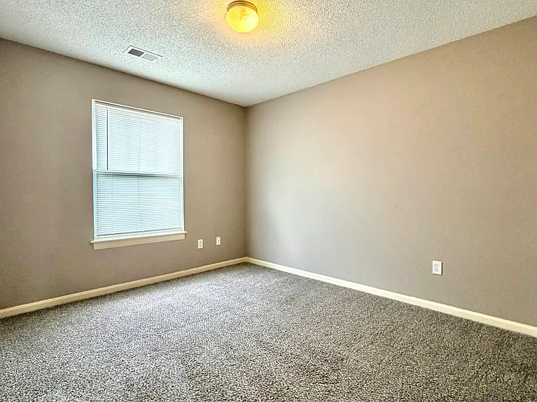 224 N Hedge Ln — Photo 13