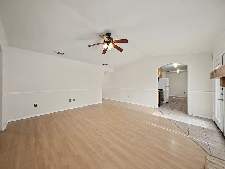 1415 Janet Ln — Photo 8