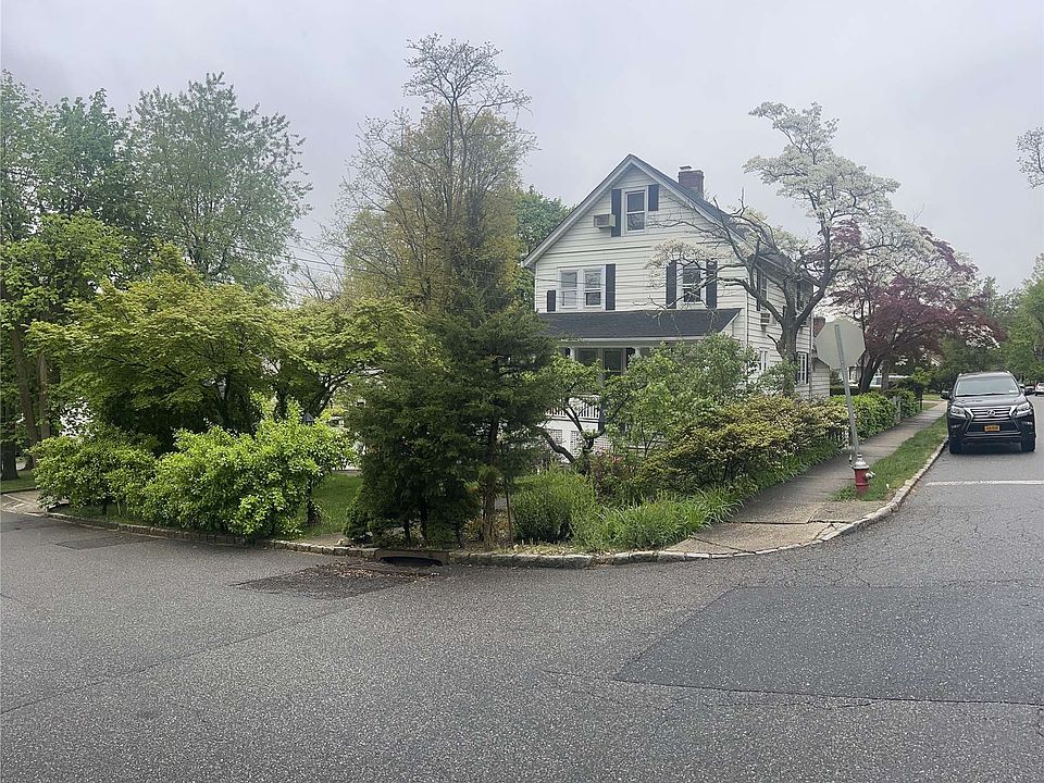 3 Highland Ave Roslyn Heights, NY, 11577 Apartments for Rent Zillow