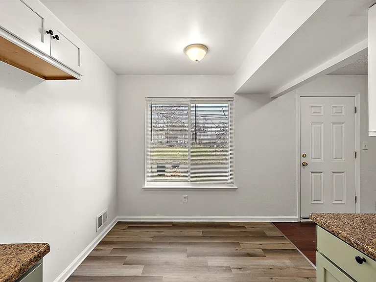 219 Ashland St — Photo 18
