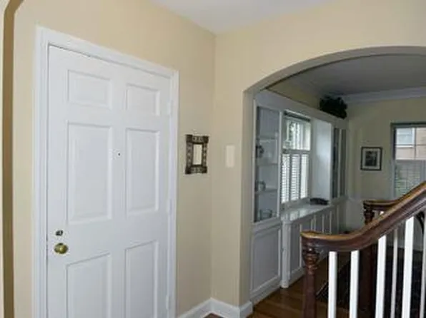 4434 19th St N, Arlington, VA 22207