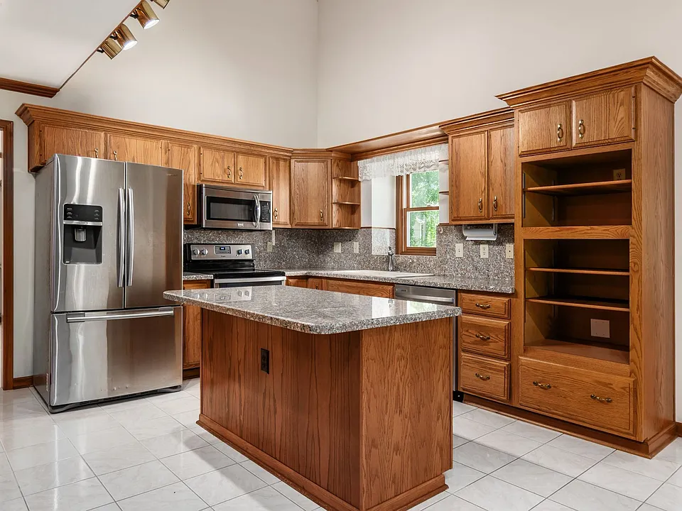 100 E Dublin Granville Rd