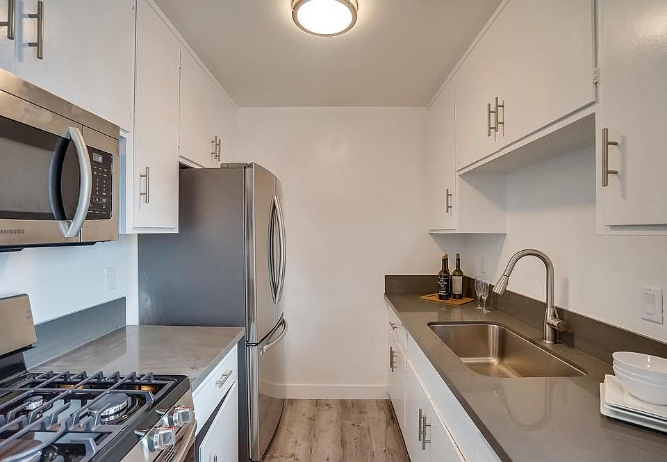 1st image of 92 E Market St #9