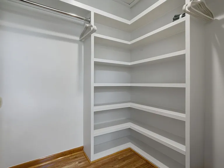 5028 Danby Dr — Photo 16