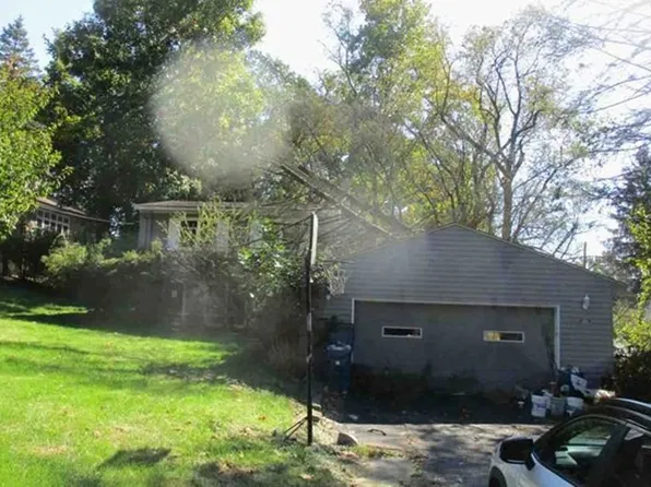 963 Harper Rd, Crescent, PA 15046