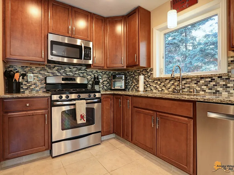 10137 Birch Ln — Photo 17