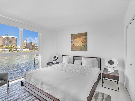 3rd image of 9721 E Bay Harbor Dr APT 2E