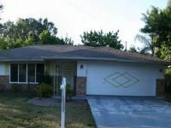 504 Center Rd, Venice, FL 34293