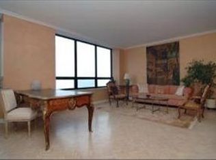 180 E Pearson St APT 3402, Chicago, IL