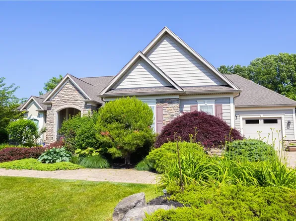 84 Watersong Trl, Webster, NY 14580