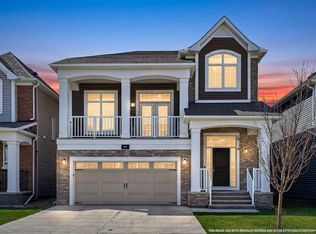 95 E Carrington Close NW, Calgary, AB T3P 1P8
