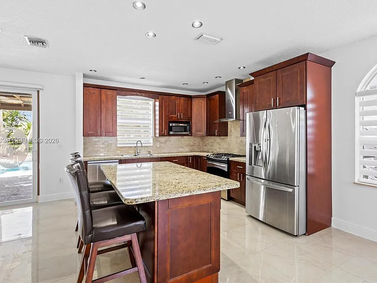 15835 NW 7th St — Photo 4