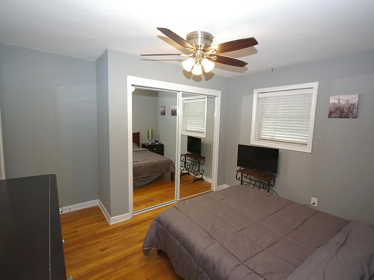 1272 Woodland Ave NE — Photo 7