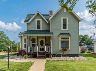 548 1st St, Baraboo, WI 53913