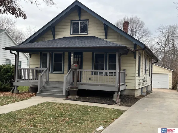 2665 S 11th St, Lincoln, NE 68502