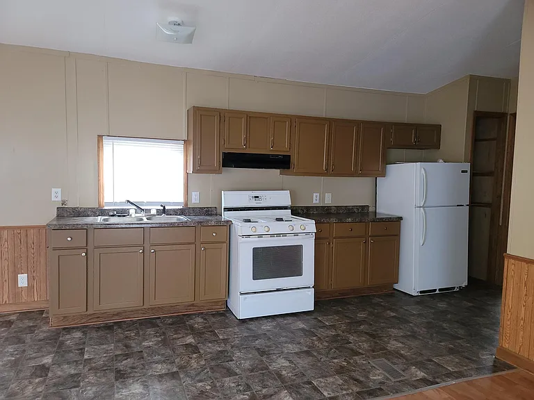 1110 S Opel St — Photo 1