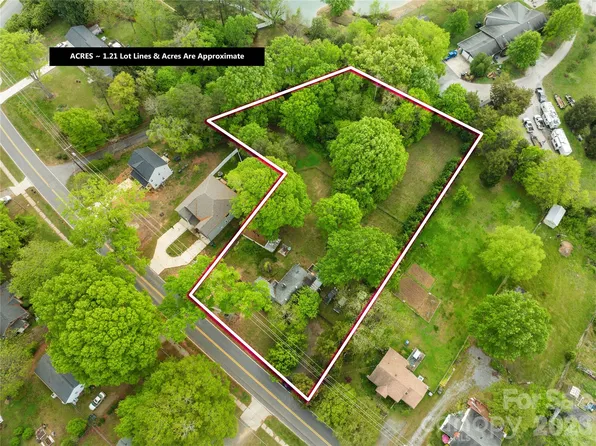 8035 Pleasant Grove Rd, Charlotte, NC 28216