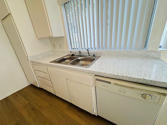 5th image of 14261 Edwards St APT 4
