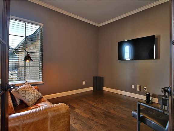 4th image of 2117 Pine Creek Ave