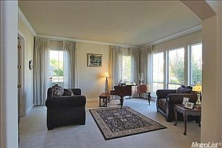 4th image of 840 W Cove Way