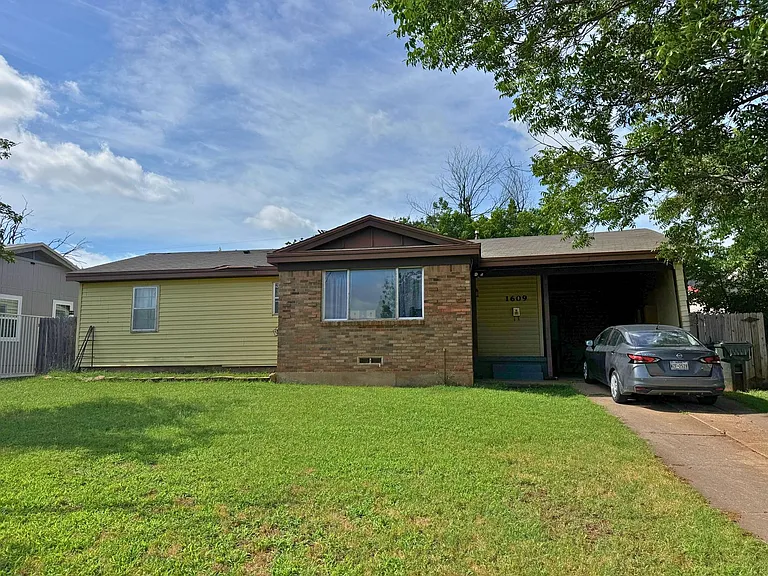 1609 Sunnyside Ln — Photo 1