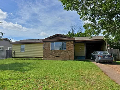 1609 Sunnyside Ln Photo 1