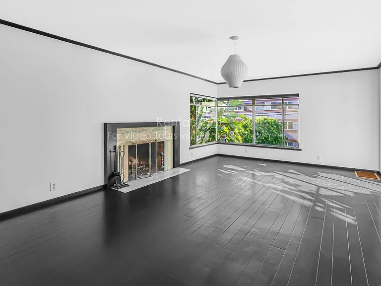 395 Staten Ave — Photo 5