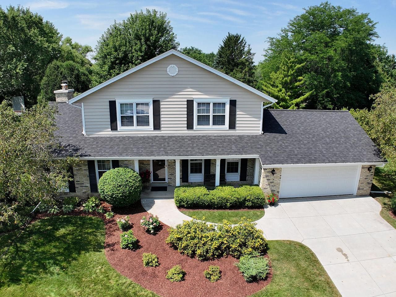 W168N10517 Deer CROSSING, Germantown, WI 53022 | Zillow
