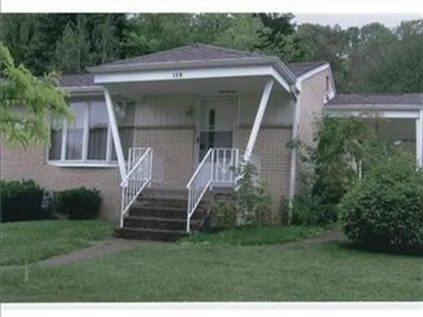 126 Woodlawn Ave, Cecil, PA 15321