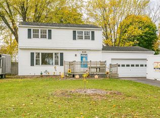29 Overlook Dr, Hilton, NY 14468