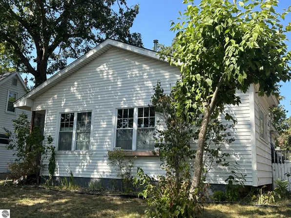 626-624 W 13th St, Traverse City, MI 49684