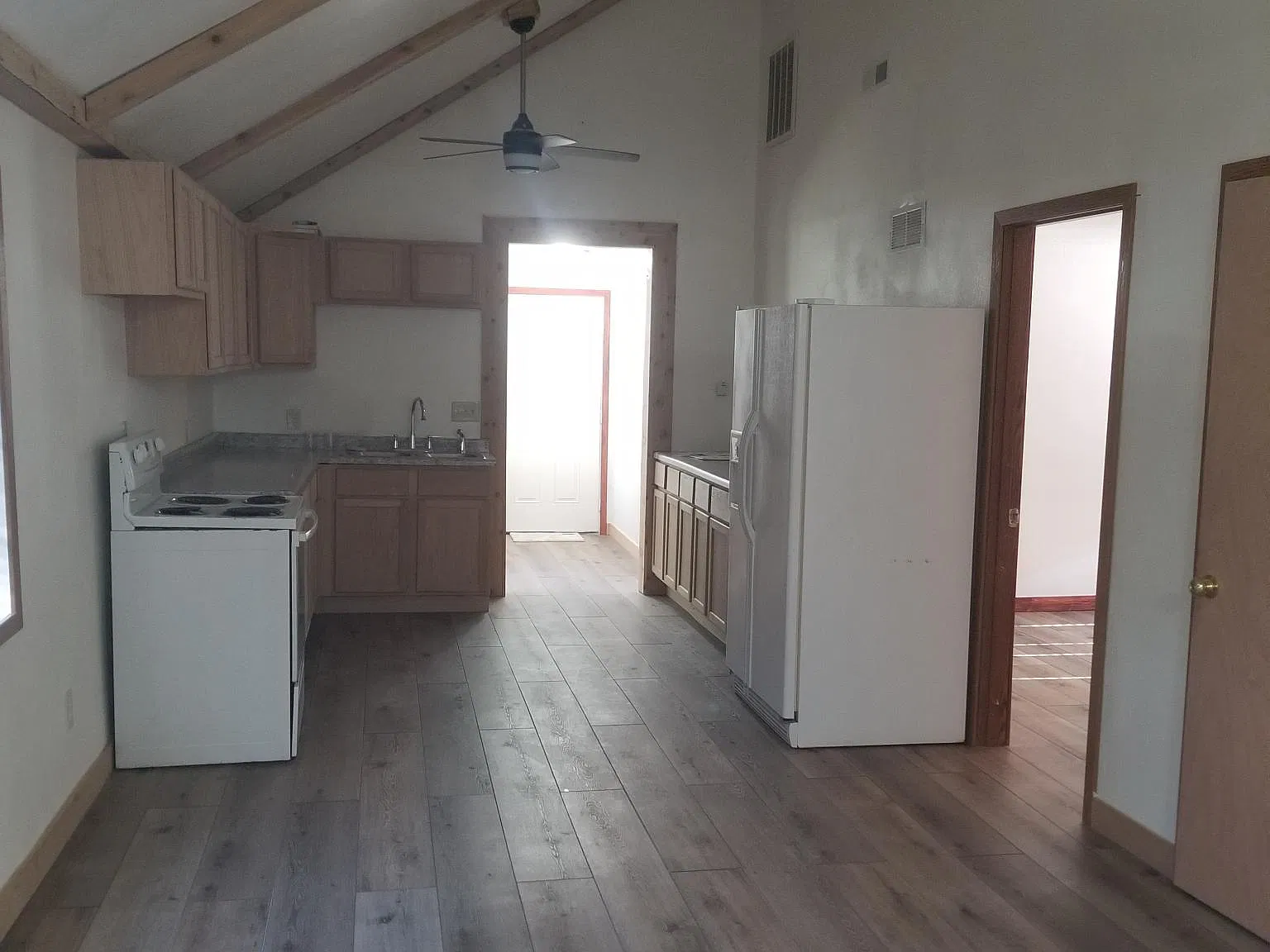 2945 Mahaska Ave — Photo 3