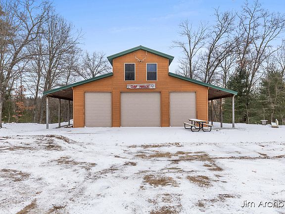 3rd image of 1591 Fruitvale Rd