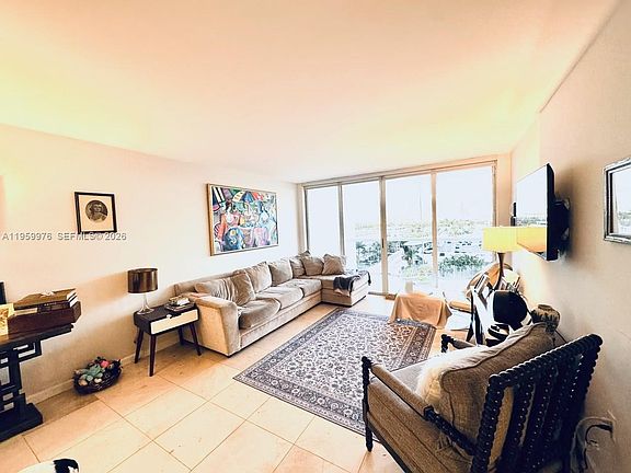 3rd image of 1900 Sunset Harbour Dr Suite 1009
