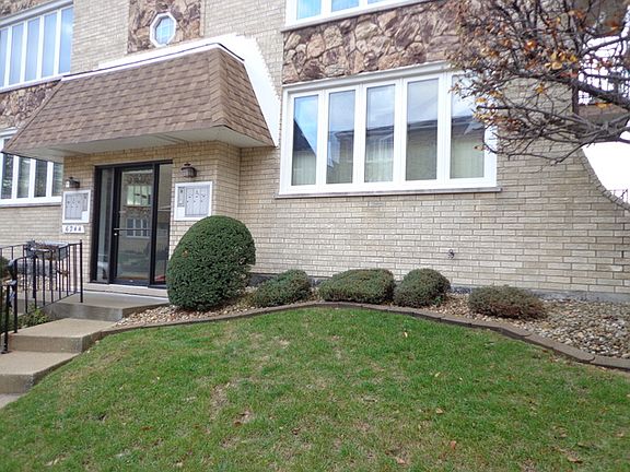 2nd image of 6244 S Newland Ave APT 1N