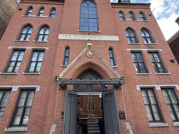 3rd image of 125 W Saratoga St APT 203