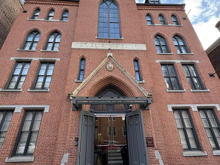 125 W. Saratoga St — Photo 2
