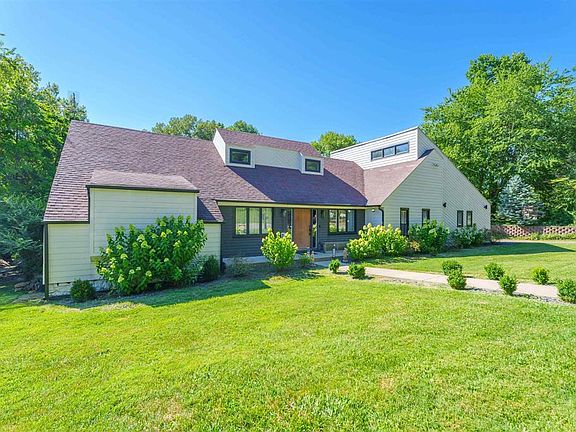 2nd image of 4122 Fox Run Ln