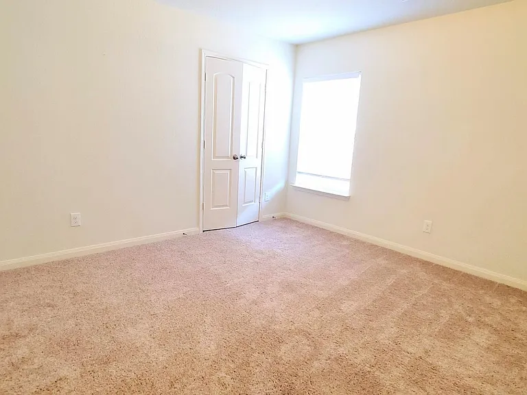 1314 Shumard Dr — Photo 7