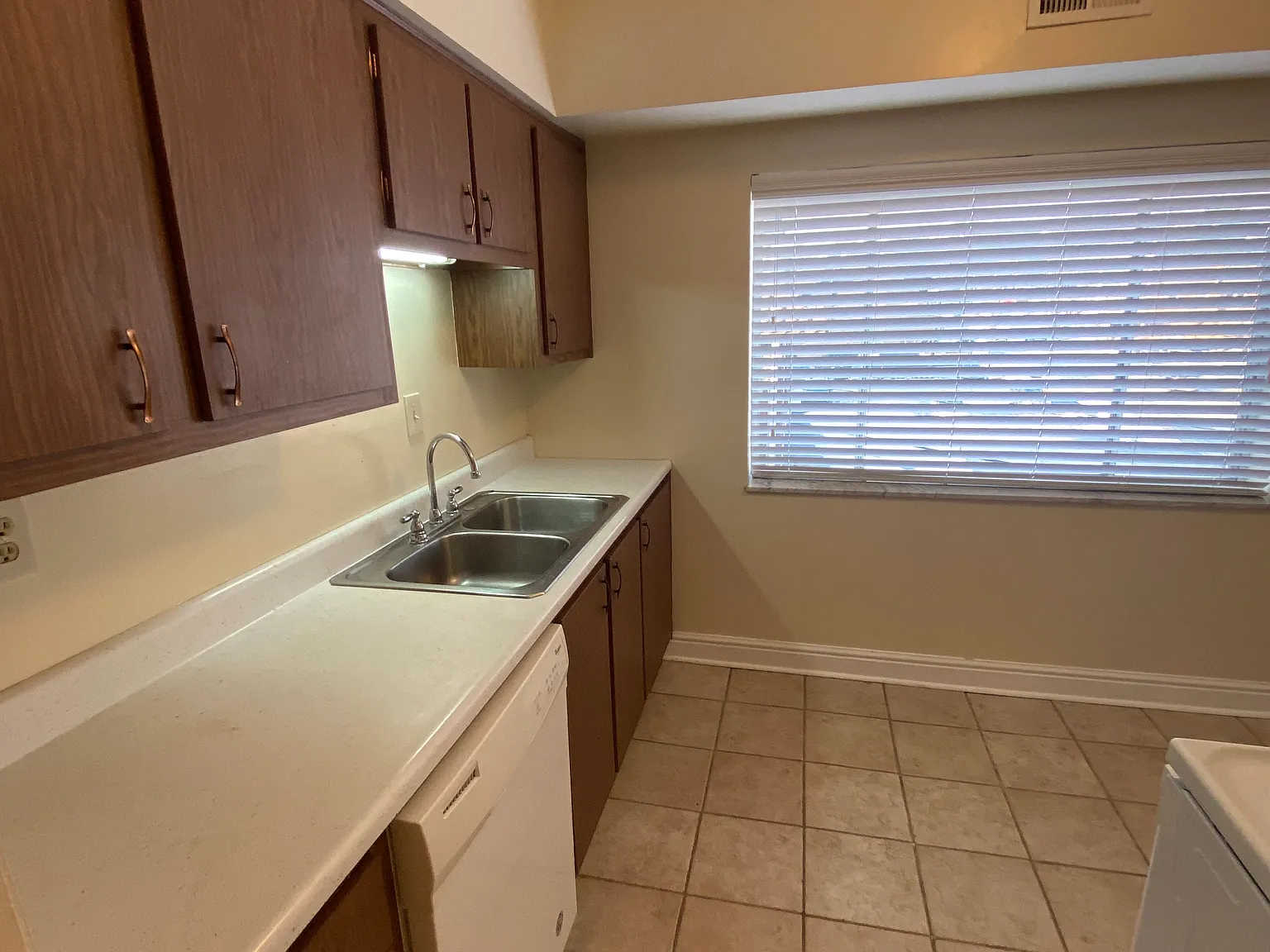 2 bed, $1,250 — Photo 3